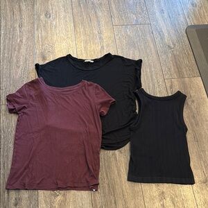 American Eagle Outfitters Black and Burgundy Short Sleeve Tees bundle s/xs